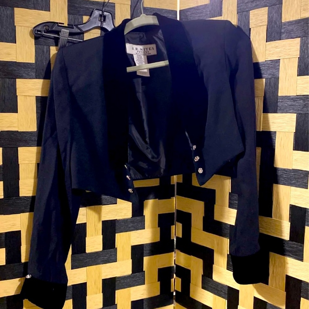 J.R. Nites petites by Caliendo size 4 cropped black jacket
